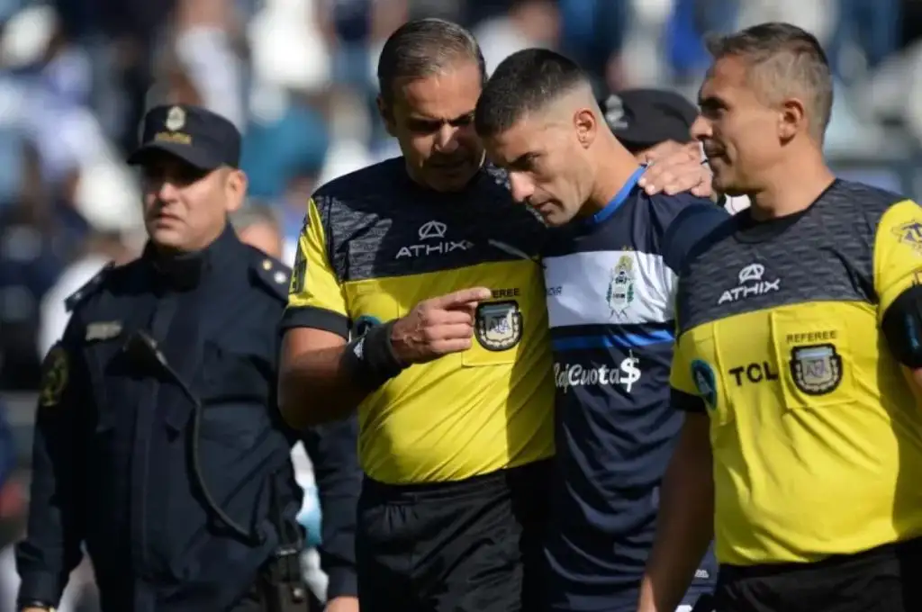 Offside a Gimnasia: el grave error de Diego Abal y el VAR que terminó con su despido