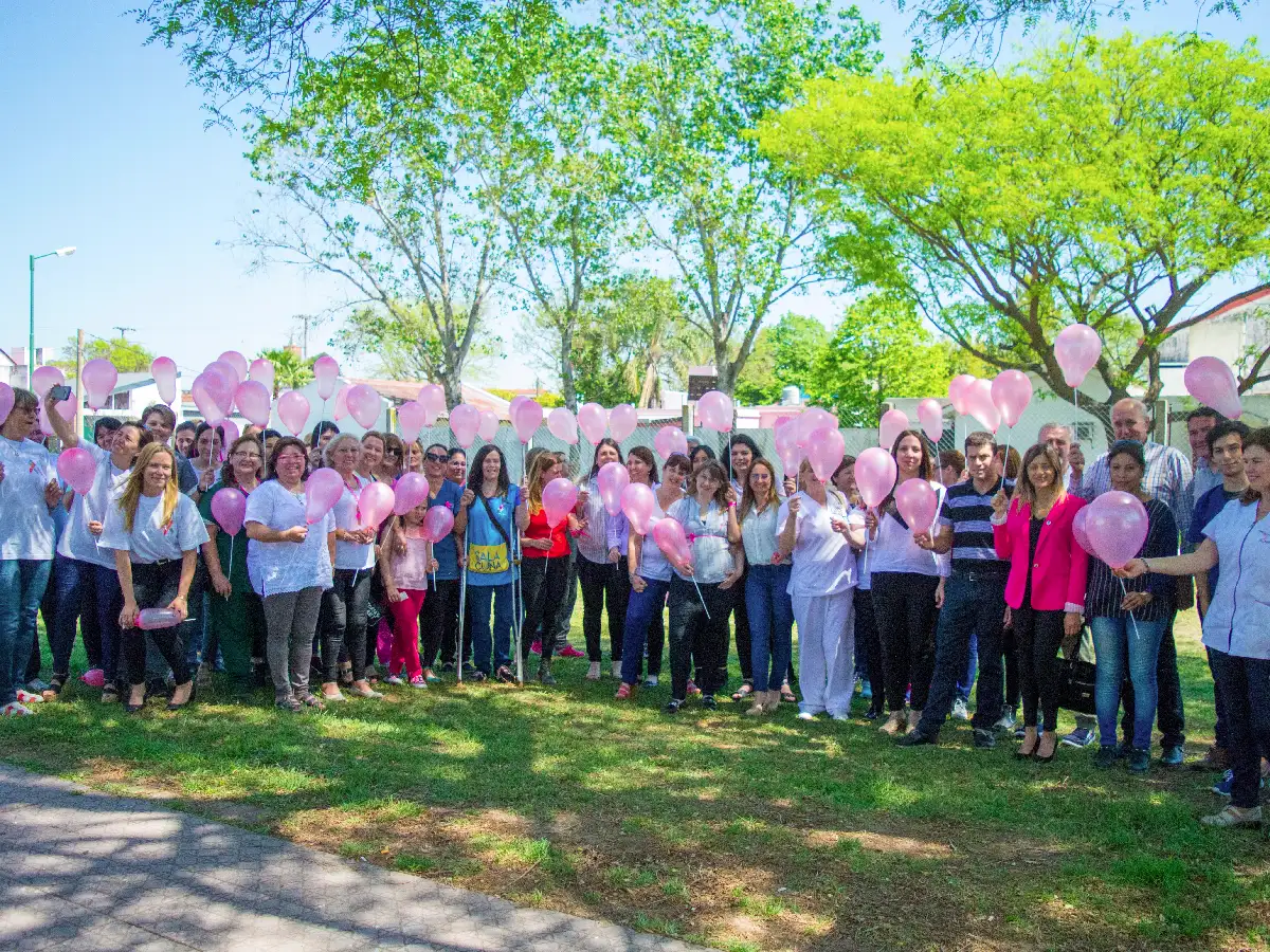 Con prevención, Las Varillas hace campaña contra el cáncer de mama  