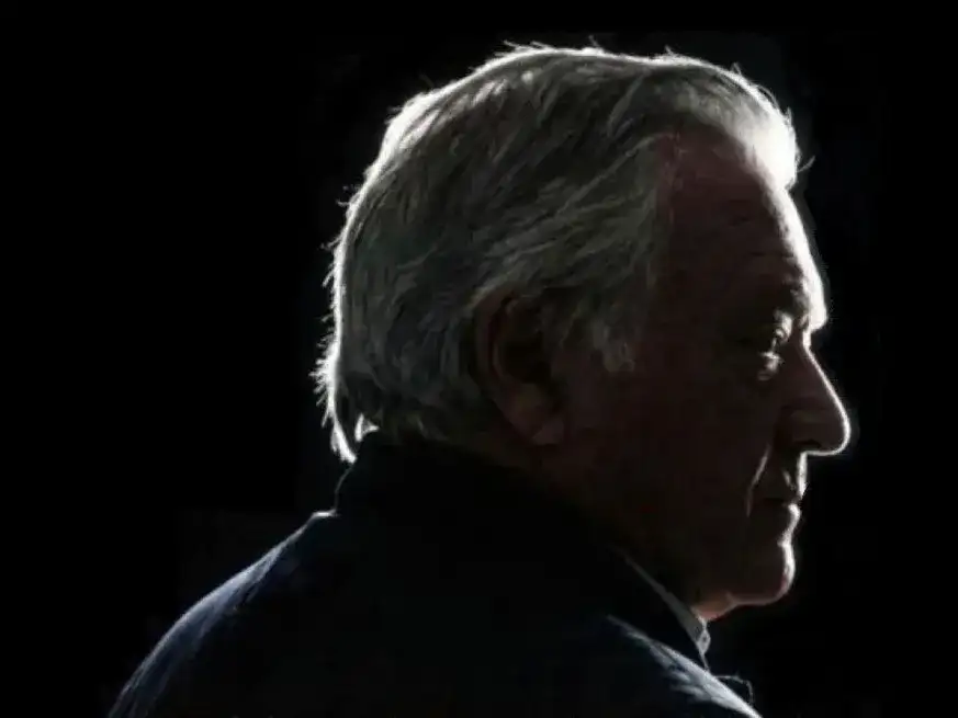La imagen promocional del film: un juego de luces y sombras. Foto: Gentileza