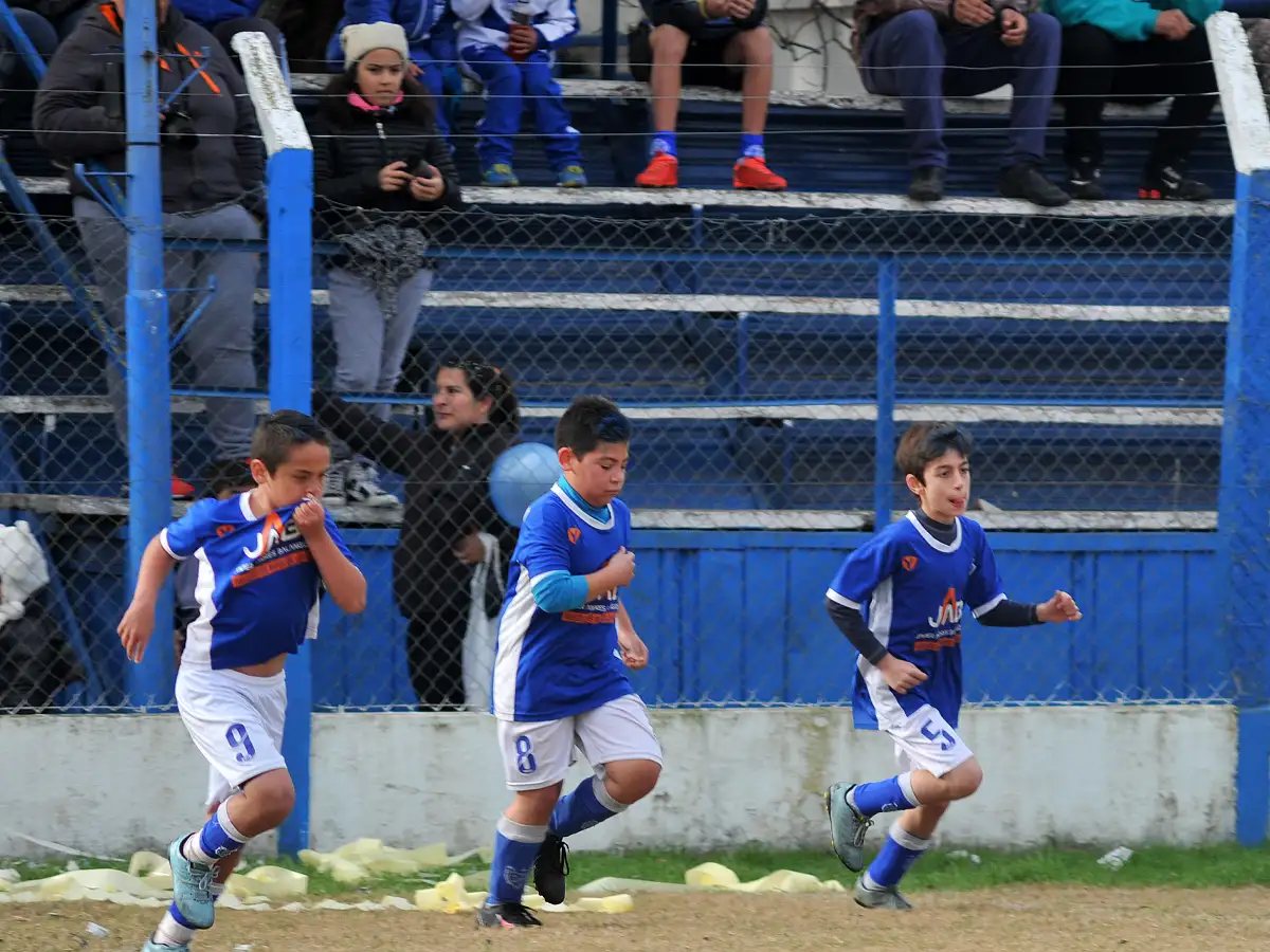 Los chicos salen a escena