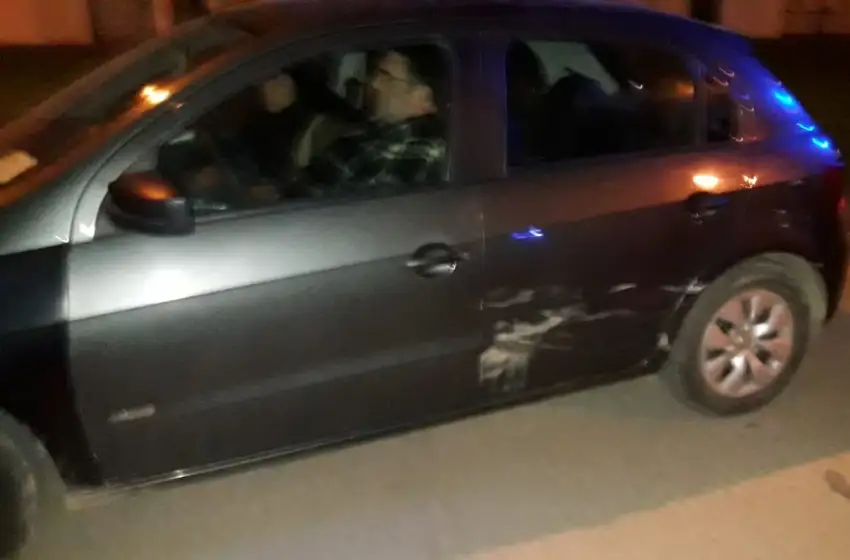 Conducía borracho y embistió a un auto en su puerta