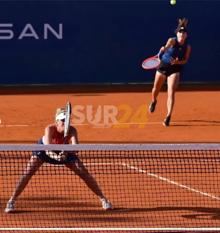 Victoria Bosio a semifinales en dobles