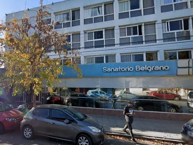 La secretaria general de ATSA Mar del Plata, Analía Moreda, denunció que el centro de salud acumula retrasos en el pago de salarios y que la empresa “paga a cuentagotas”.