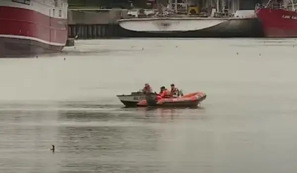 Bomberos de la Ciudad de Buenos Aires hallaron un cuerpo sin vida en Puerto Madero.