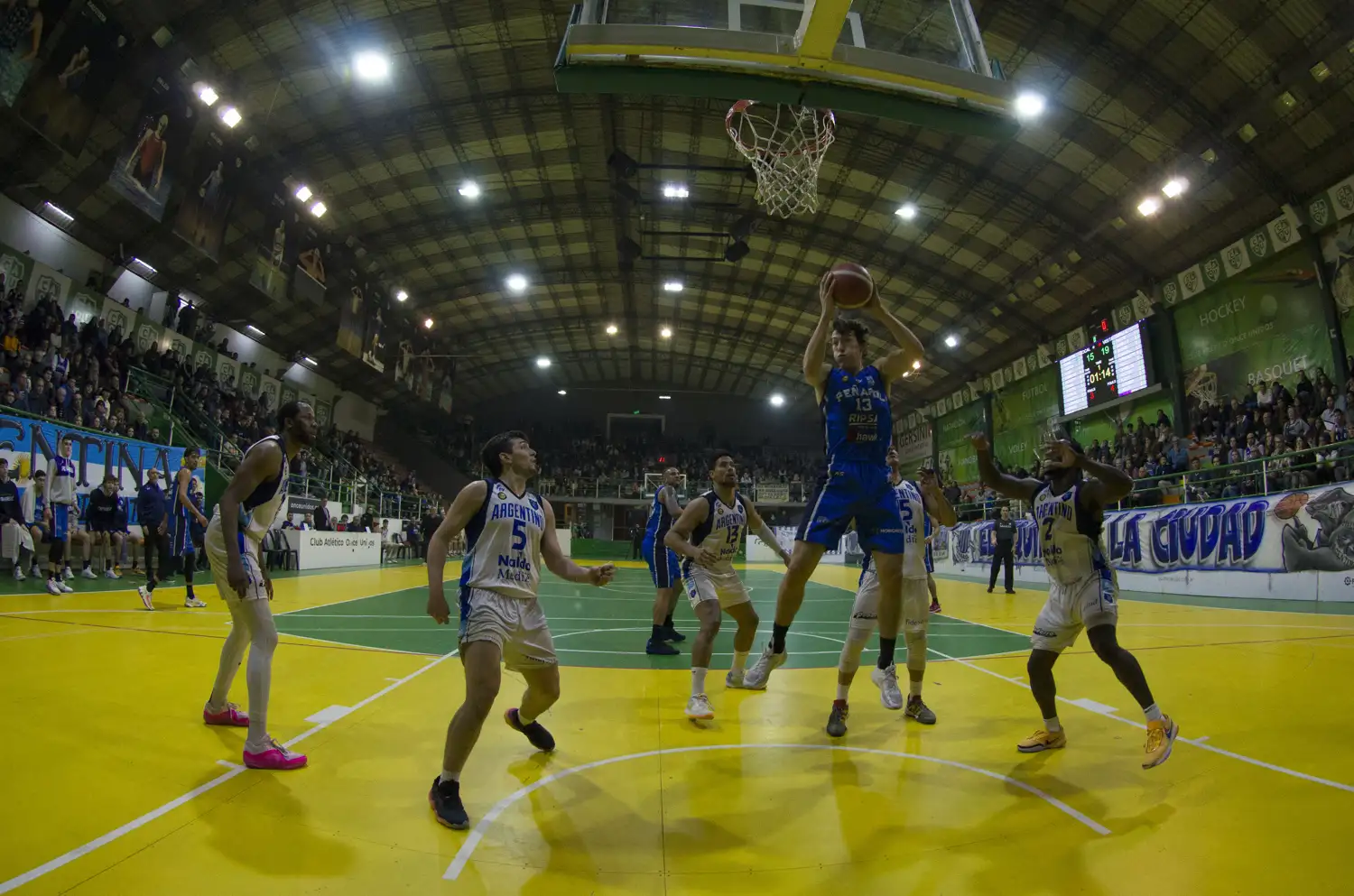 La panorámica del duelo entre Peñarol y Argentino de Junín. (Foto: Demian Schleider - LNB)