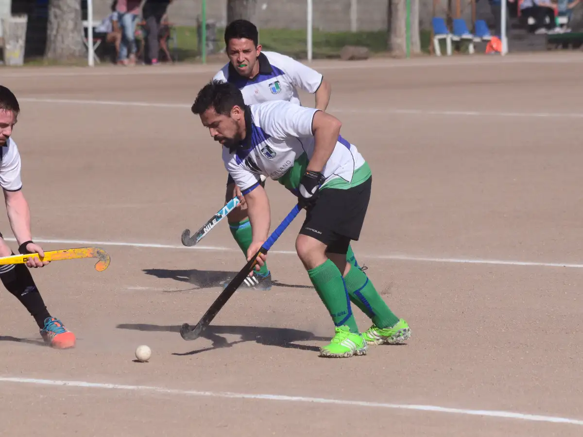 Los Charabones ganaron y se vistieron de puntero