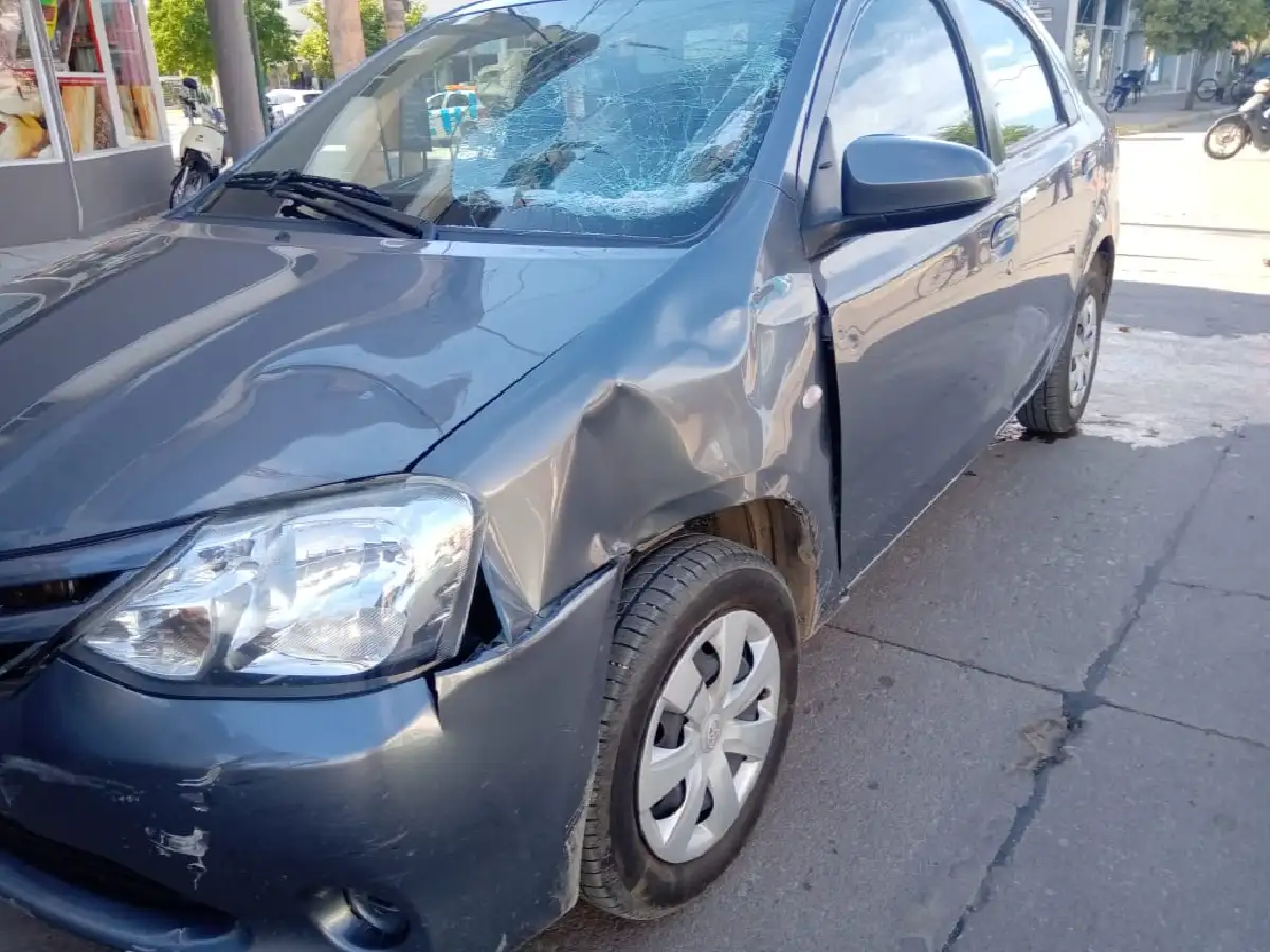 Un motociclista de 52 años perdió la vida tras un accidente en Las Varillas