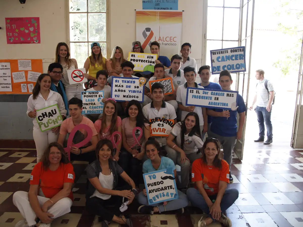 Estudiantes y promotores de la salud: una experiencia que benefició a la comunidad