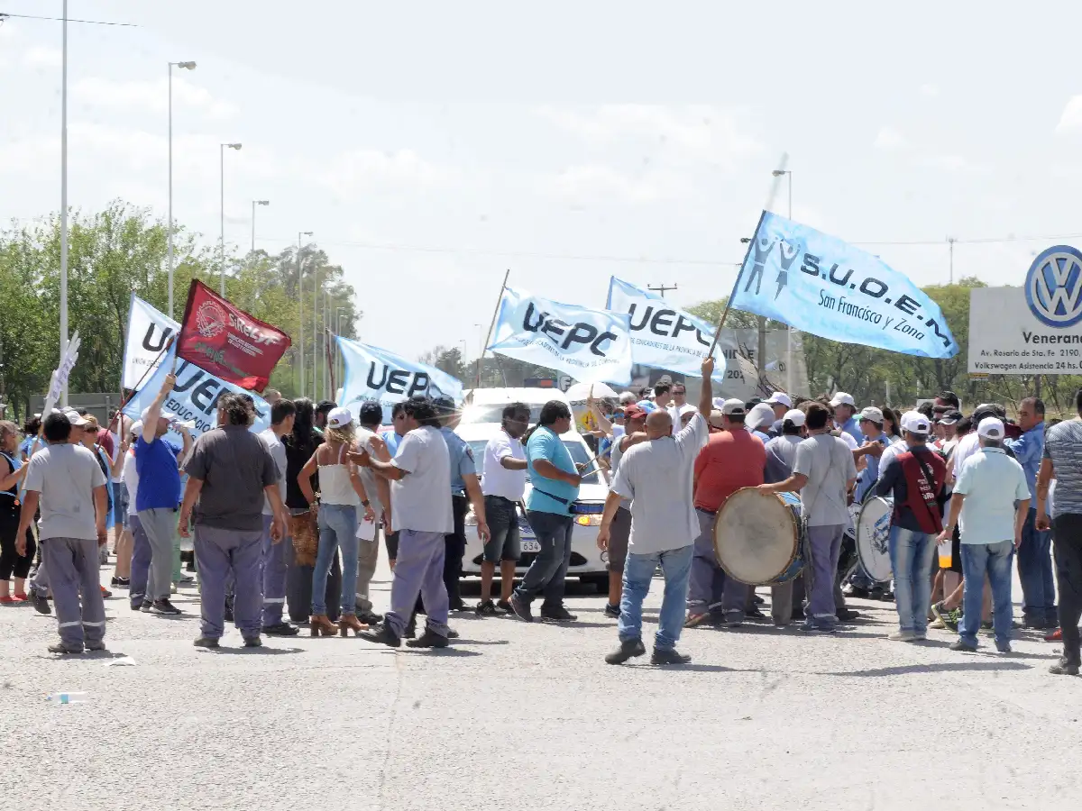Estatales marcharon por paritarias y jubilaciones,  criticaron a Schiaretti y ven un 2017 conflictivo  