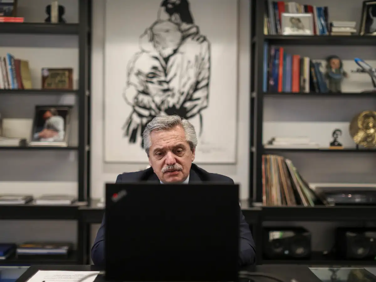 Fernández afirmó que "no" está en sus "planes devaluar" y destacó que "los cepos son malos"