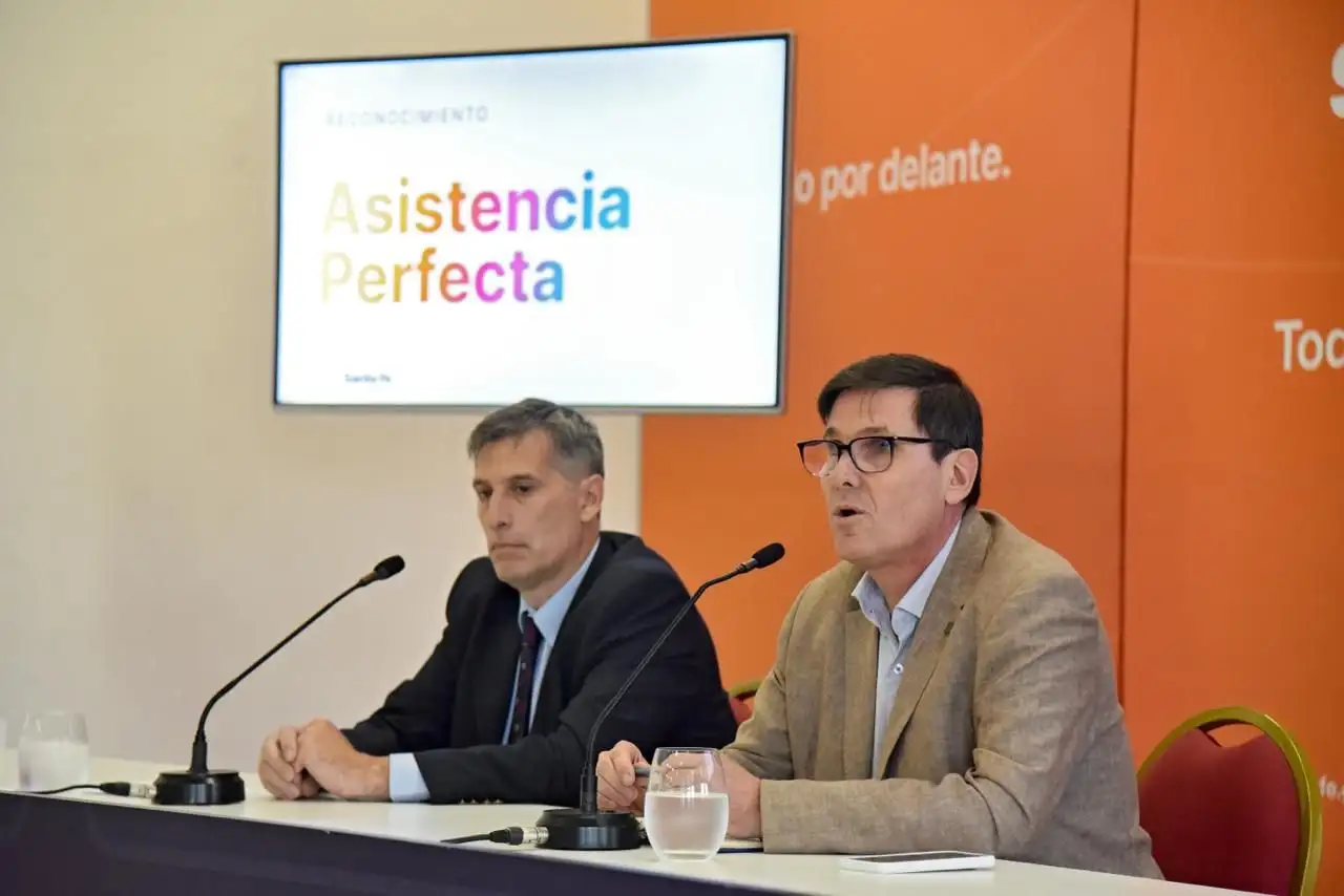 Los ministros Olivares y Goity brindaro los números recabados tras los días de paro.