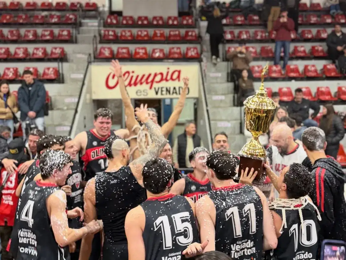 El tetracampeón arranca la defensa del título visitando al Deportivo Atenas.