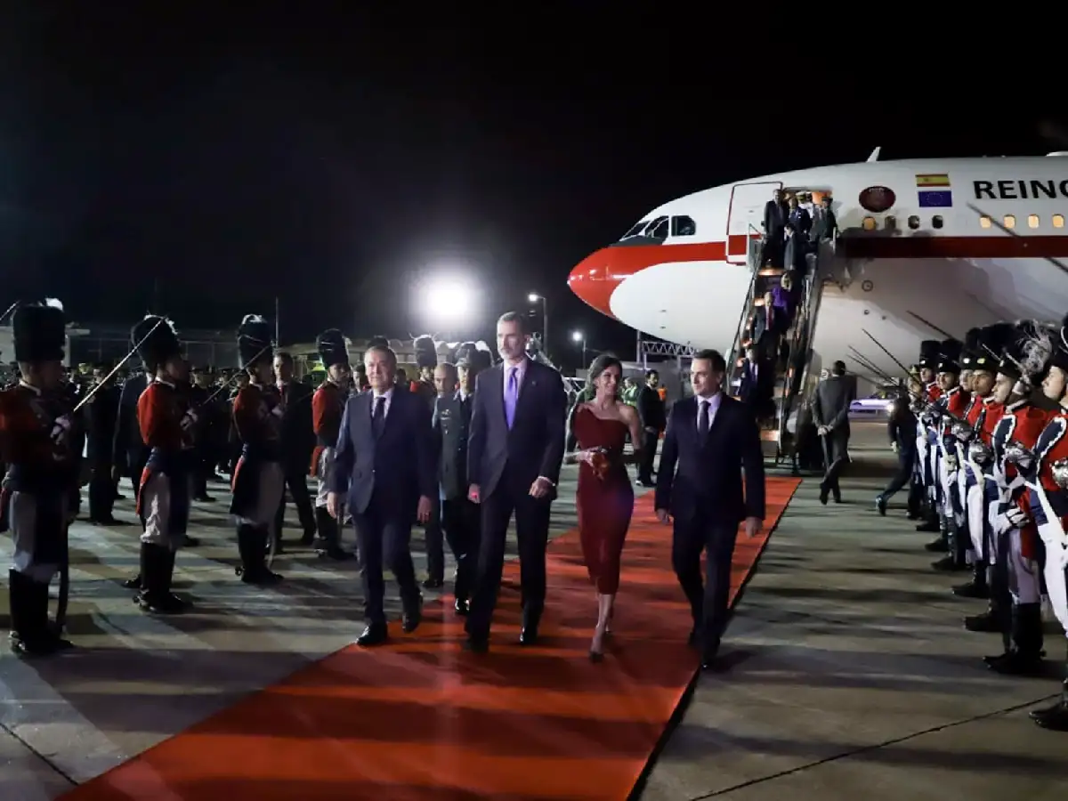 Los Reyes de España arribaron a Córdoba para participar en el Congreso de la Lengua