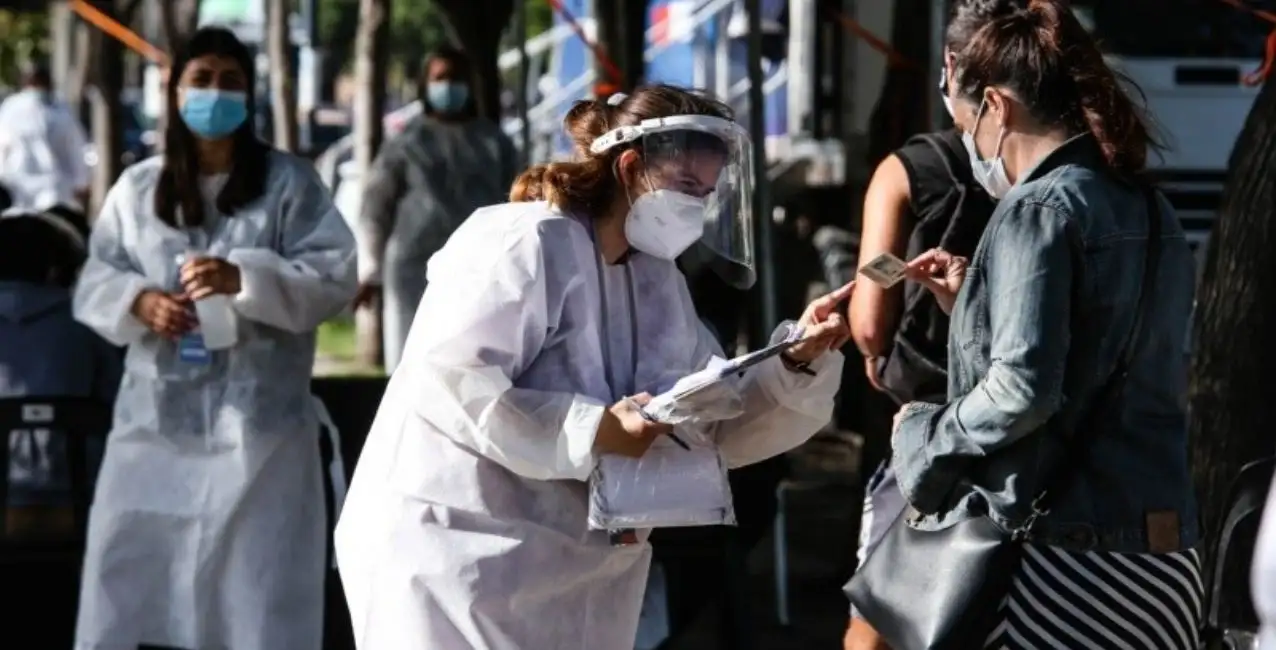 Estudian un posible caso de Ómicron en Rosario
