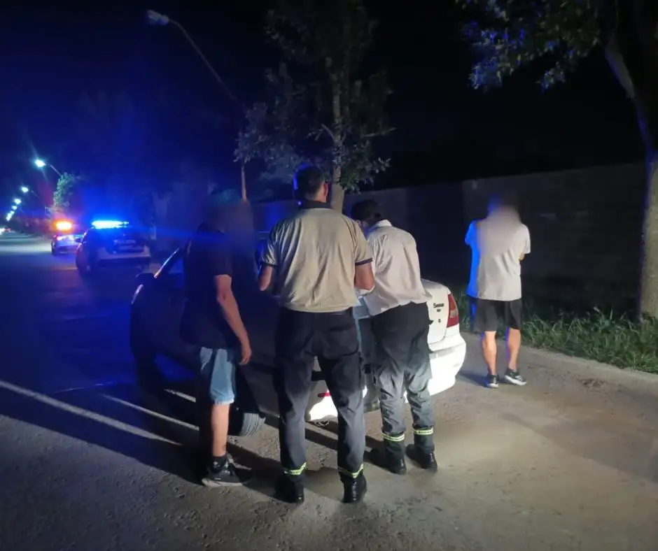 Guardia Local intervino en Av. Antártida Argentina: conductor dio 2,5 de alcoholemia y retuvieron el vehículo.