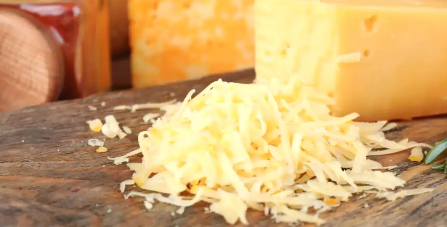 La ANMAT prohibió la venta de queso rallado “Santa Rita” por ser ilegal y peligroso para la salud
