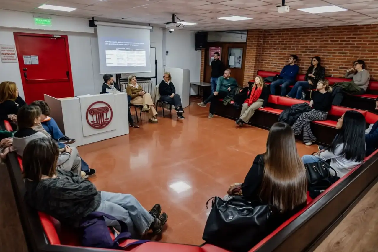 Familias que abrazan: se realizó una charla informativa con las primeras familias inscriptas