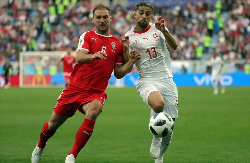 Suiza le gana a Serbia y se acerca a los octavos de final