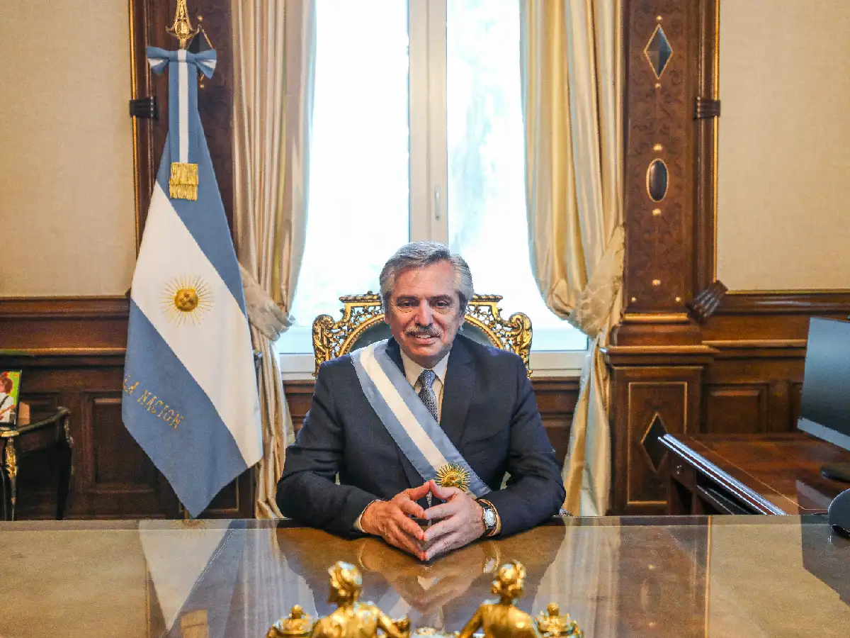 Fernández anunció que no habrá pautas para periodistas y se reorientará la publicidad