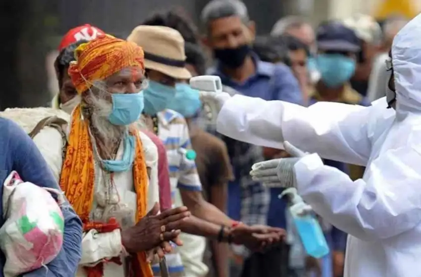 Según la OMS, las vacunas son eficaces frente a "todas las variantes" del coronavirus