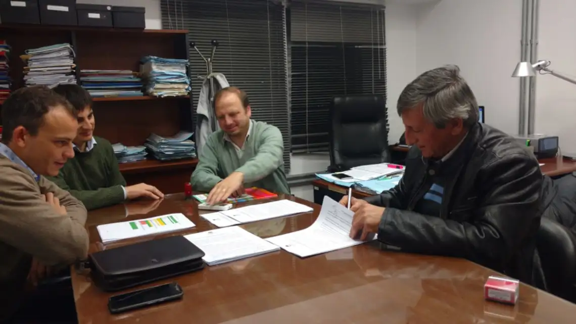 Colonia Mascías: se firmó un convenio para instalar viviendas premoldeadas
