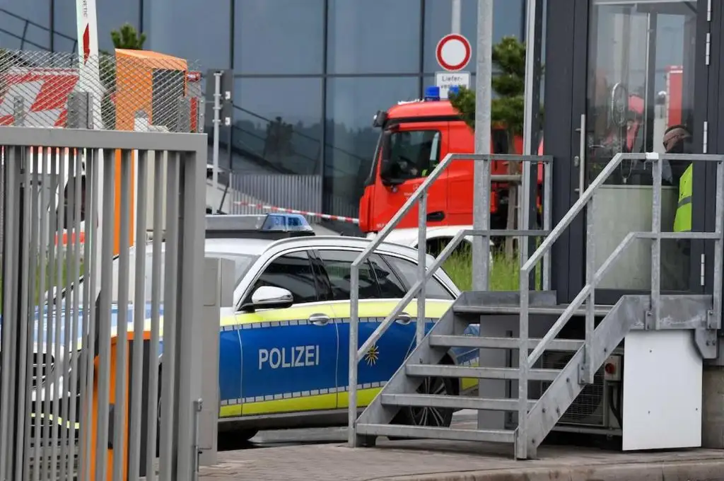 Alemania: tiroteo en fábrica de Mercedes deja dos trabajadores muertos
