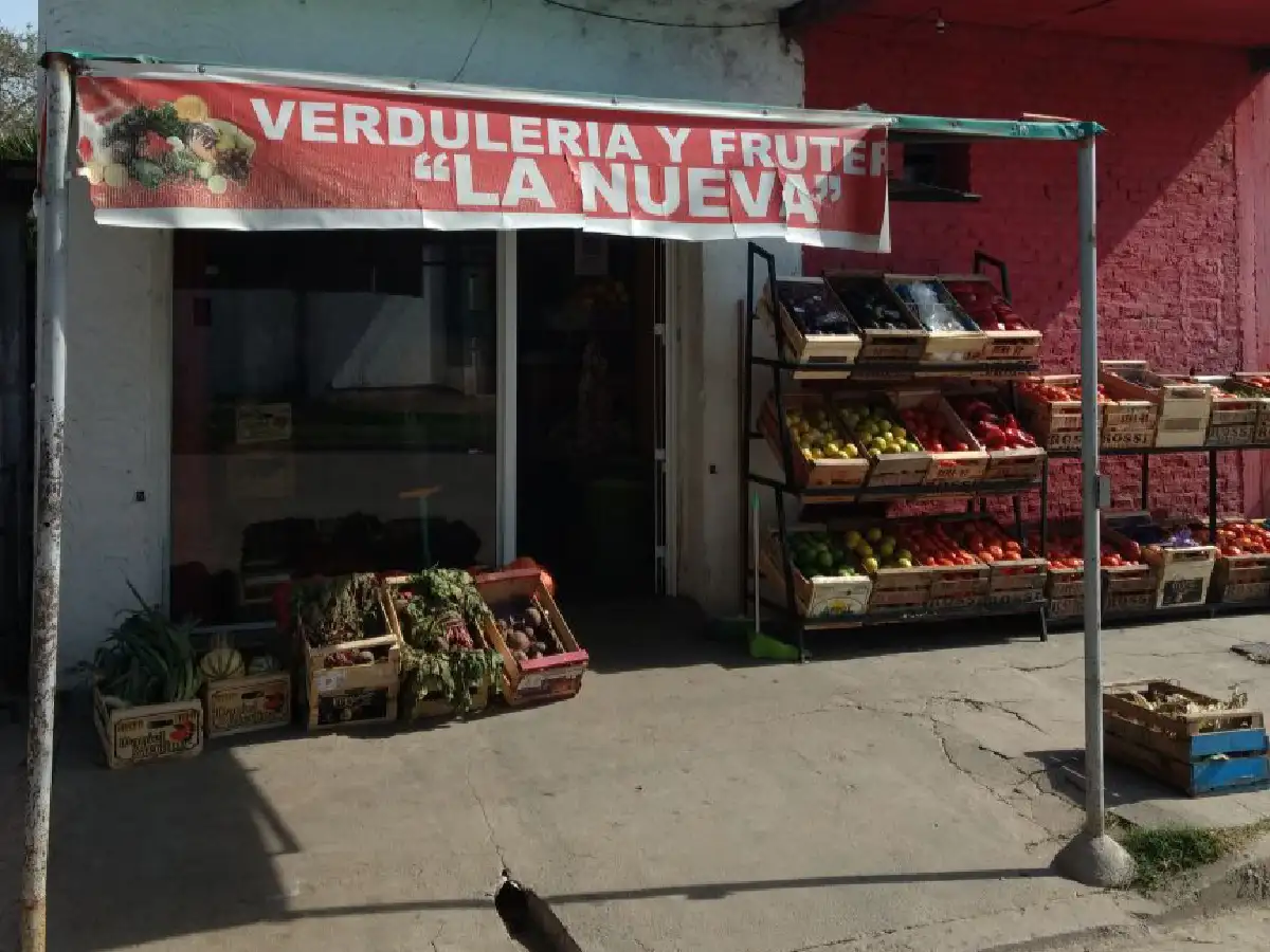 Roban dinero y balanzas de una verdulería 