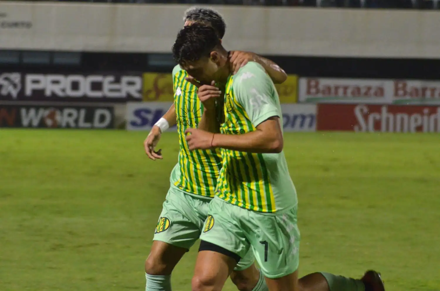 Aldosivi se trae un gran triunfo de Caseros