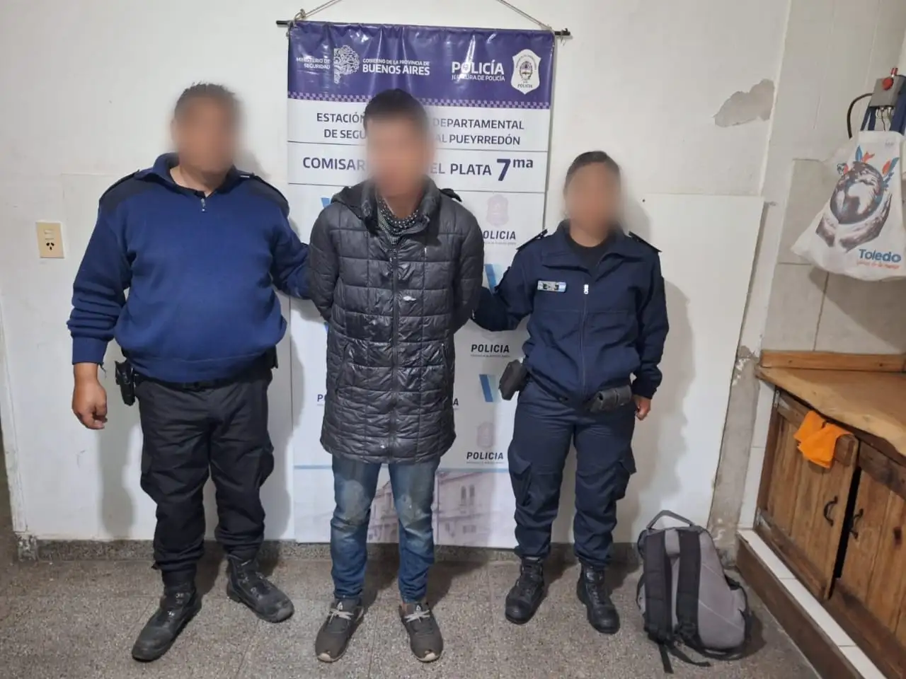 El hecho se ubicó en Vuelta de Obligado al 4600 y el malviviente fue detenido en Félix U. Camet y Anchorena.
