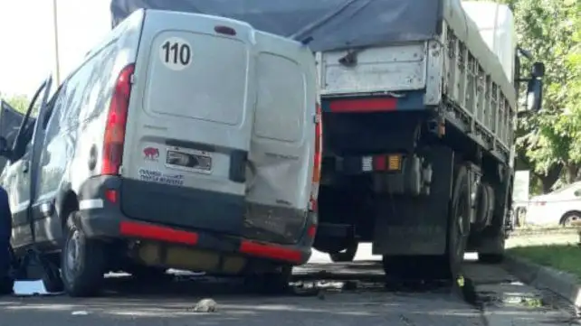 Casilda: tres jóvenes murieron al colisionar contra un camión