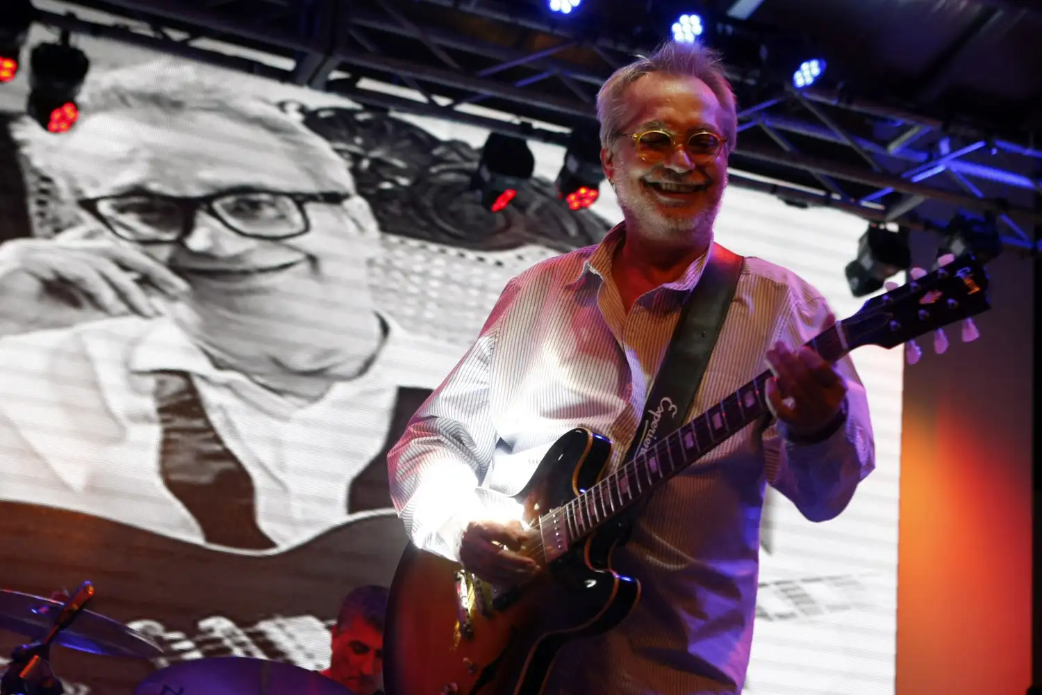 David Lebón abrirá el concierto de Elton John y James Taylor