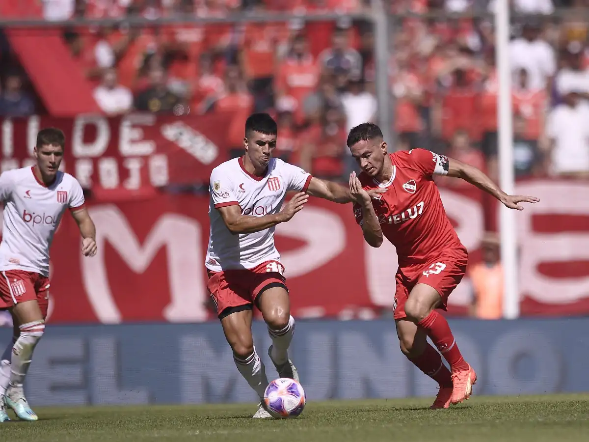 El “Rojo” cayó de local y profundizó su crisis 