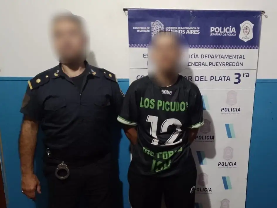 El hombre tiene 28 años y su pareja, 20.