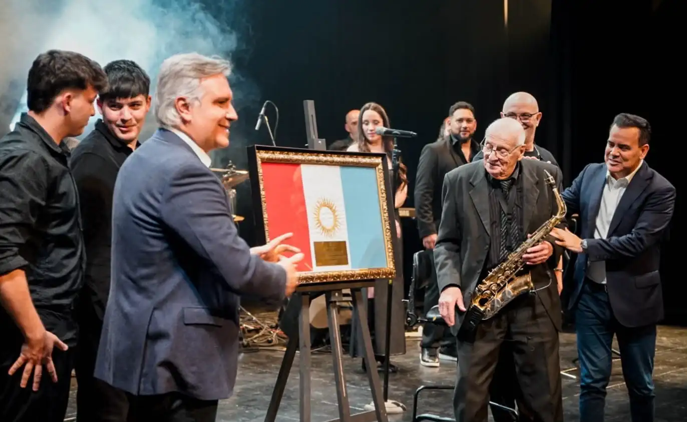 Homenaje a “Kuky” Arias: cuatro generaciones de músicos se reunieron en el Teatro del Libertador