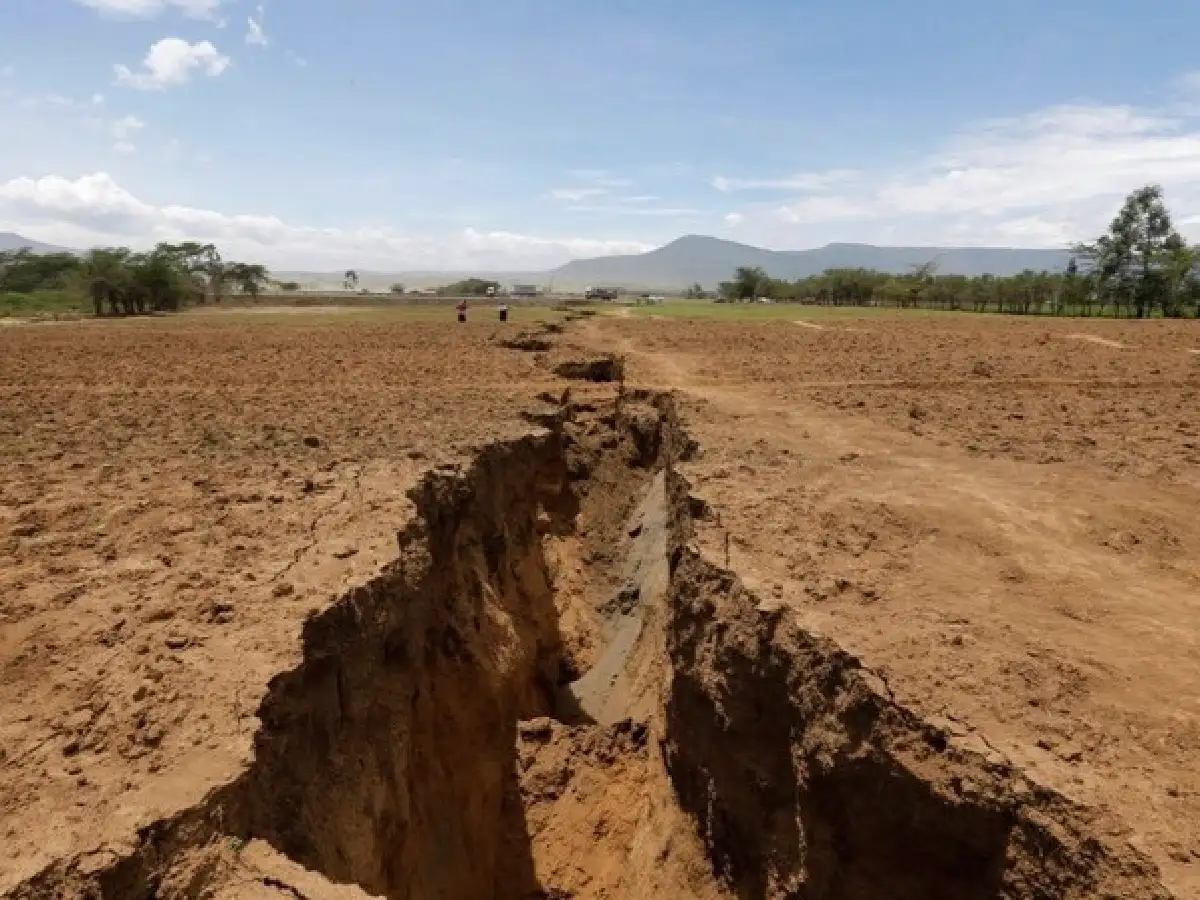 Una grieta gigante está partiendo a Kenia
