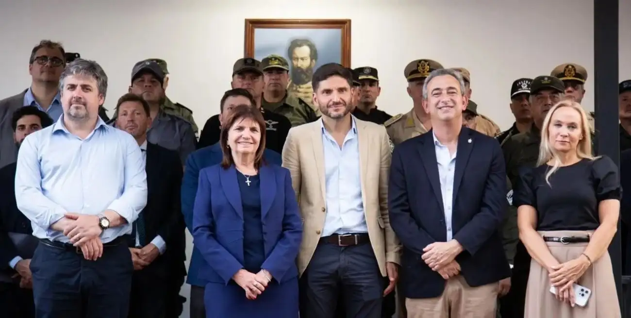Bullrich, Pullaro y Javkin, junto a la titular del MPA, María Cecilia Vranicich, y funcionarios de Seguridad, analizaron la marcha del Plan Bandera.