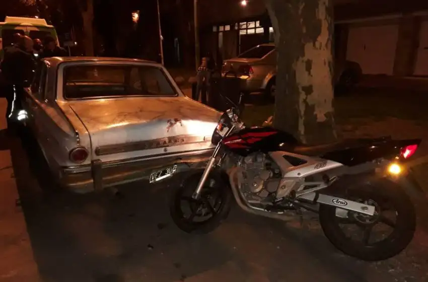 Conducía borracho una moto y ocasionó un choque