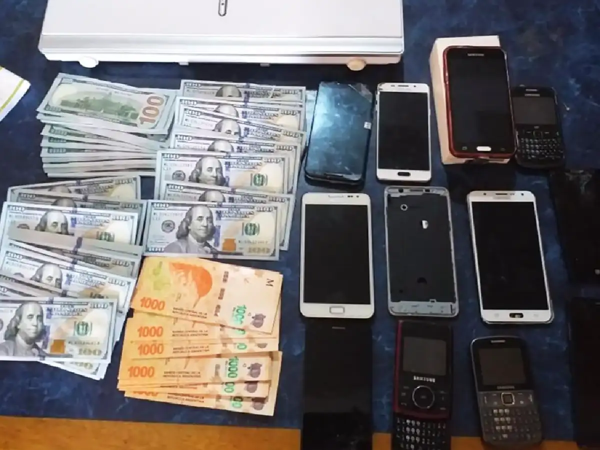 Detienen a integrantes de una banda que "clonaba" celulares 