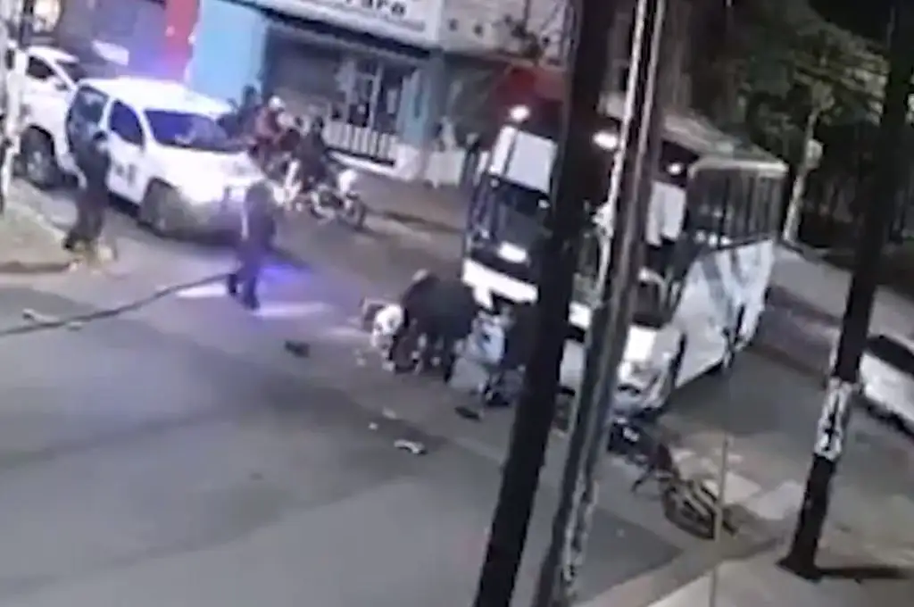 Delincuente chocaron un colectivo