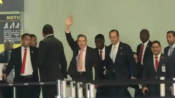 Edmundo González Urrutia llegó a Panamá para reunirse con ex presidentes iberoamericanos.