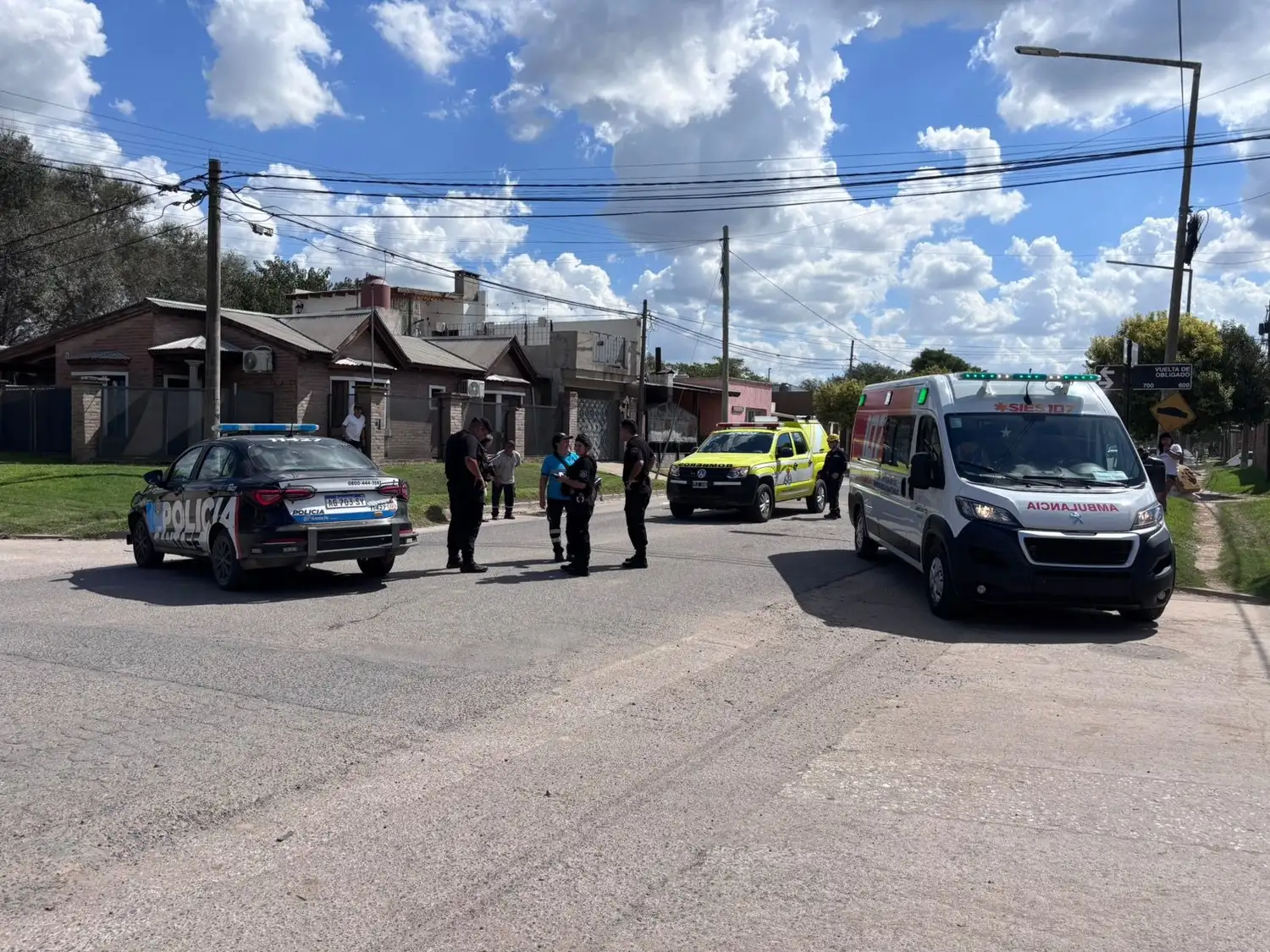Servicios de emergencias atendieron al hombre herido.