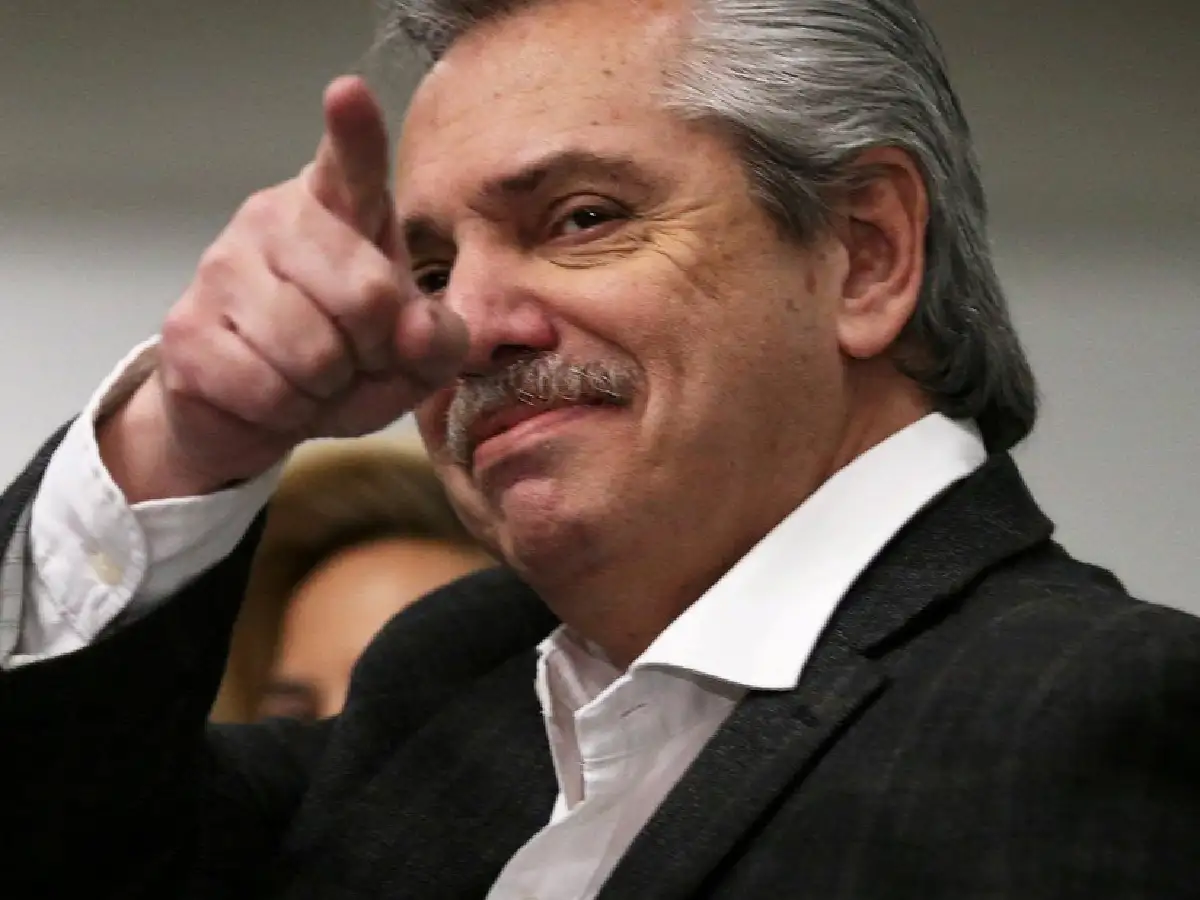 Fernández presenta un plan para acabar con los problemas de alimentación