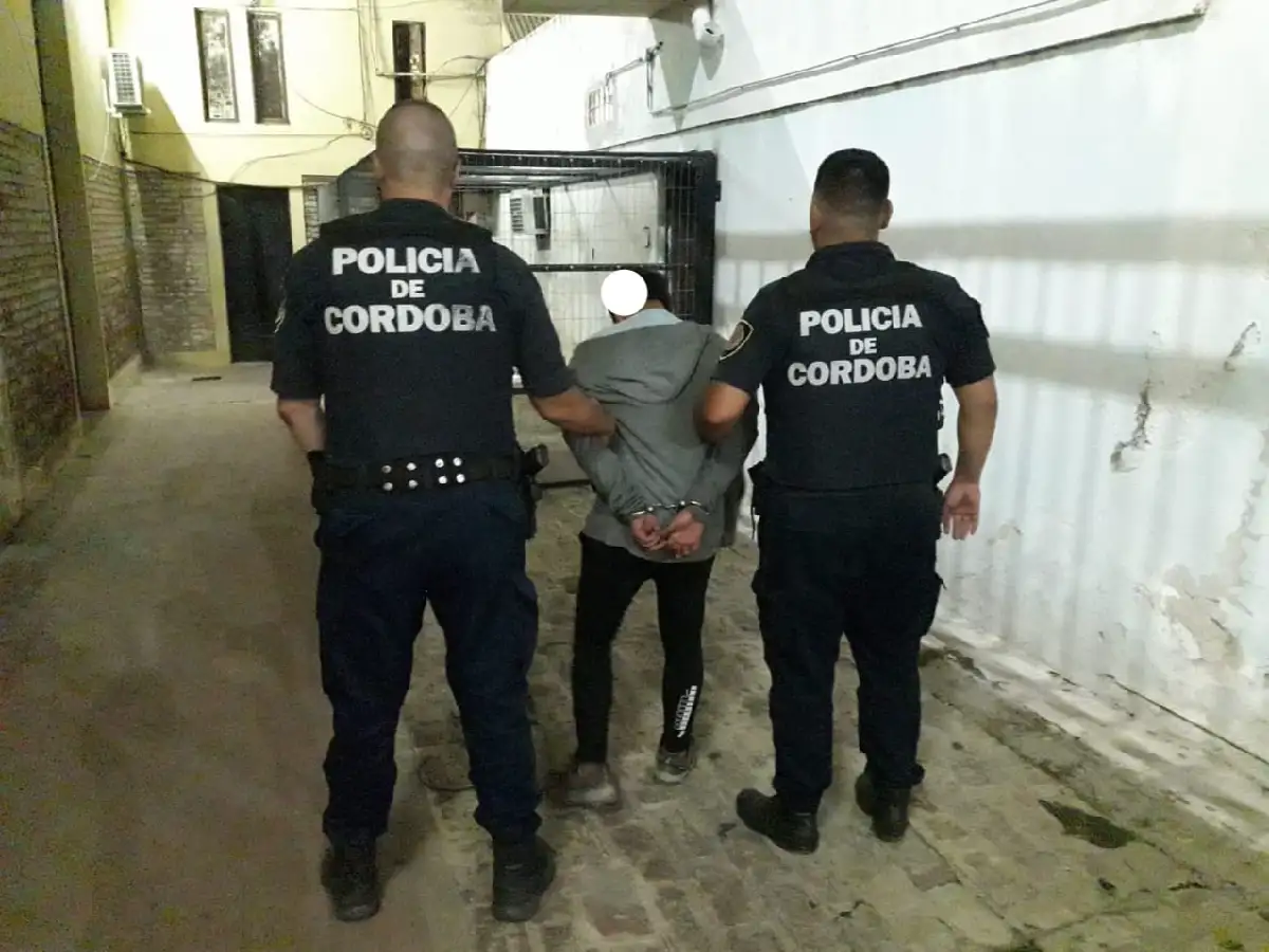 Detienen a un joven por resistencia a la autoridad