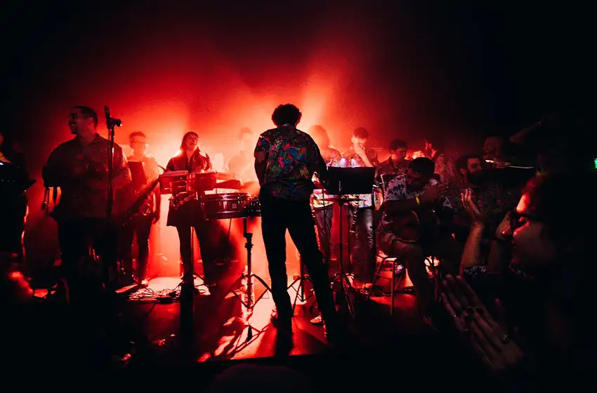 La Orquesta Cumbia Grande se presenta en vivo en Club Tri con DJ Warki como invitado especial