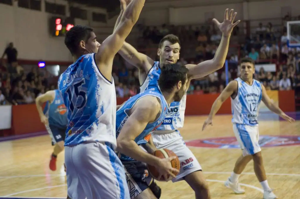 Unión quedó 0-2 antes de volver a Mar del Plata