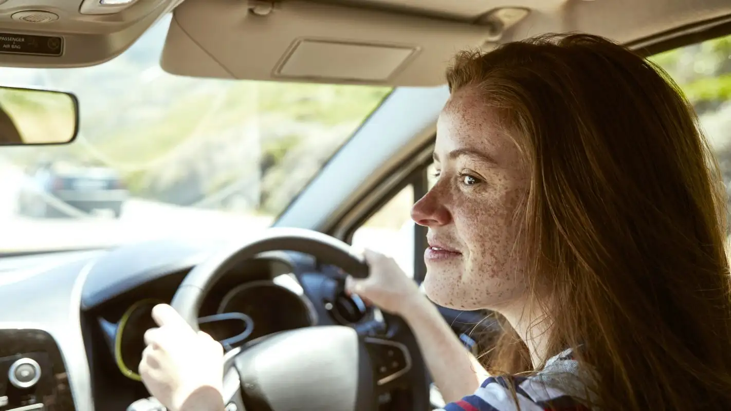 Este fenómeno refleja una transformación en la relación entre las nuevas generaciones y la movilidad: el auto ya no ocupa el lugar central que tenía en décadas anteriores.