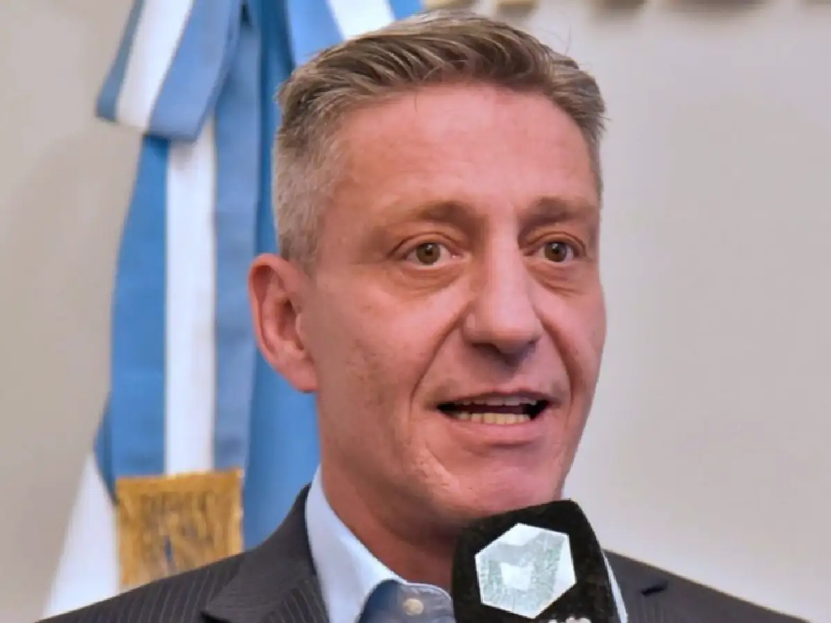 El aumento pedido por el gobernador de Chubut supera el 300%