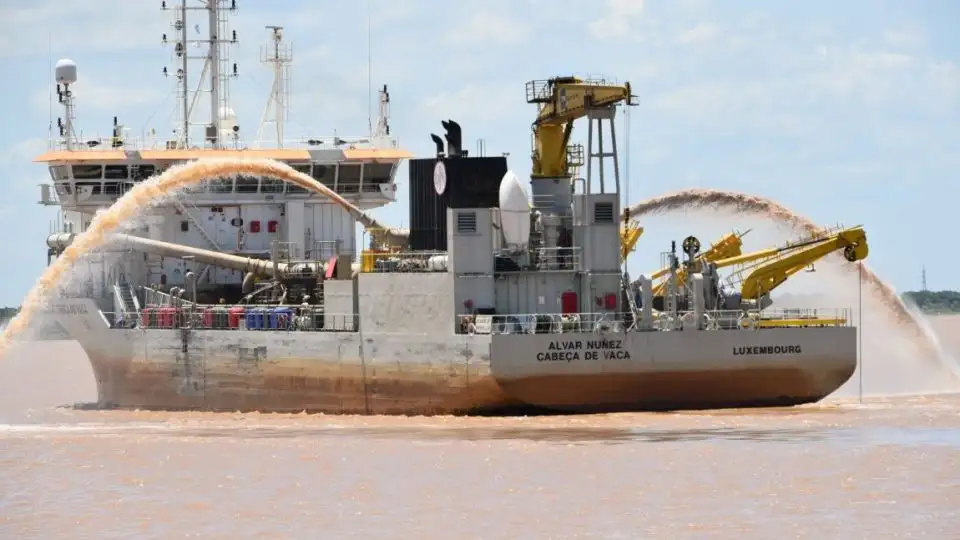 Bajante histórica: Nación  dispuso una orden de frenar  el sobredragado del Paraná