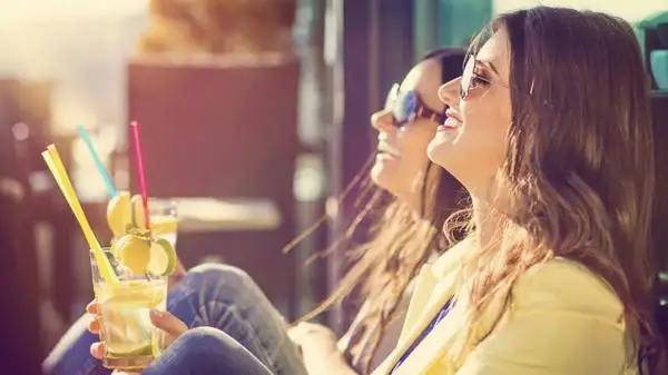 Diez grandes beneficios de tomar una limonada en ayunas