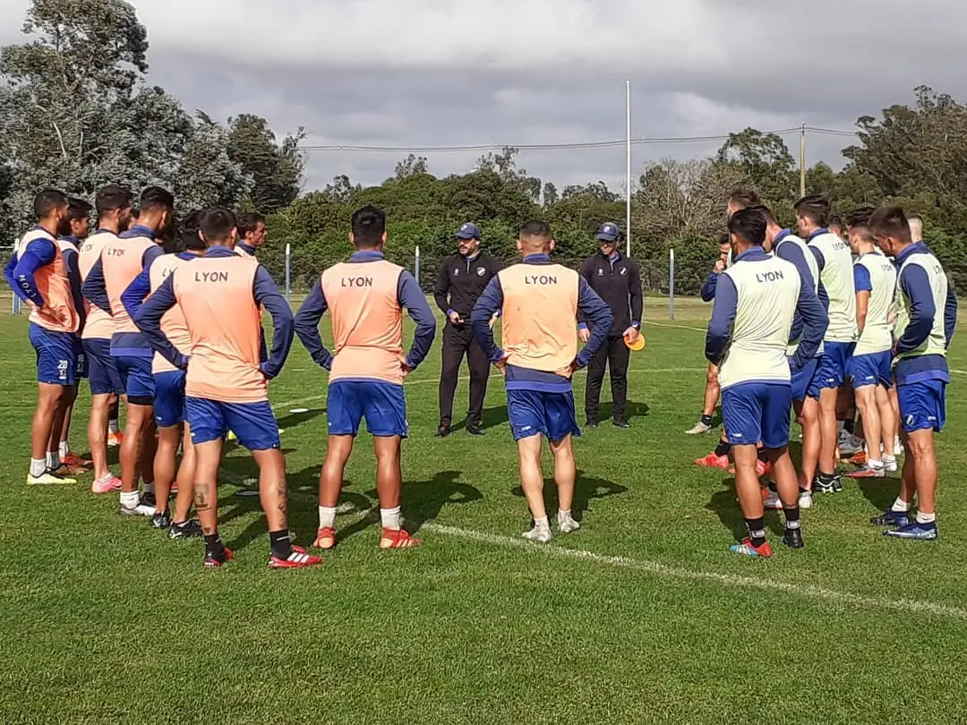 Alvarado viaja con Cáceres y Rodríguez